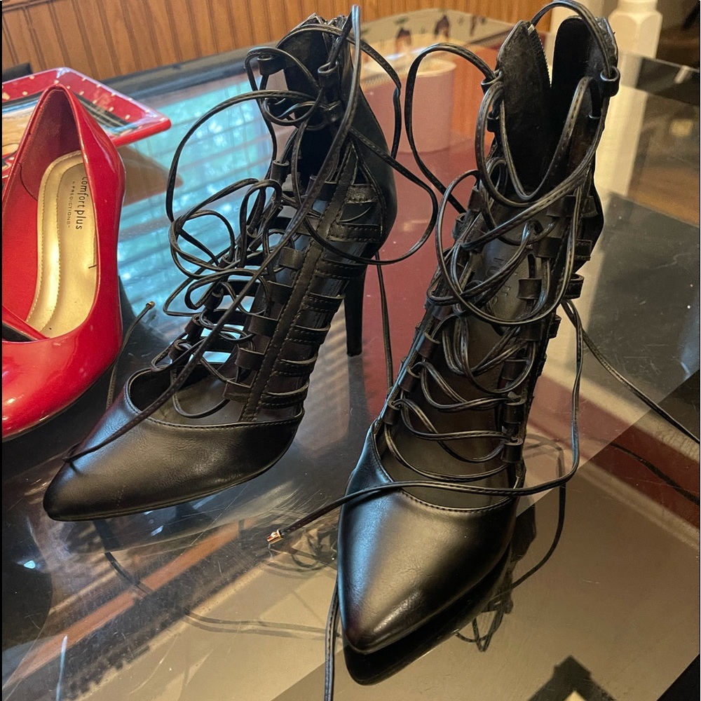 Shoes - Picture 2 of 8